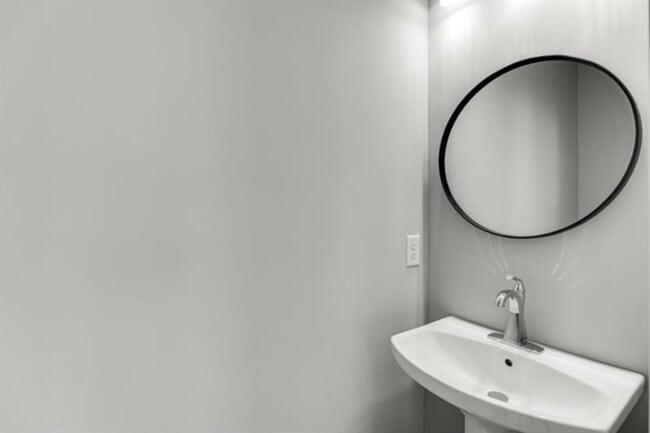 Building Photo - 1641 E Broad St