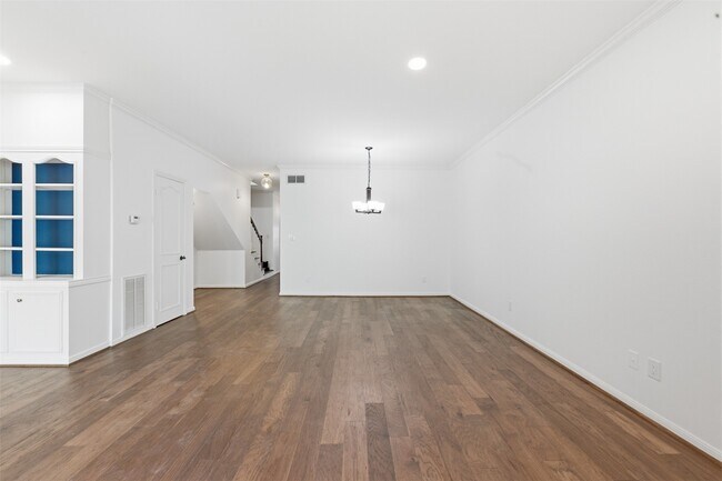 Building Photo - 8614 Oakford Dr