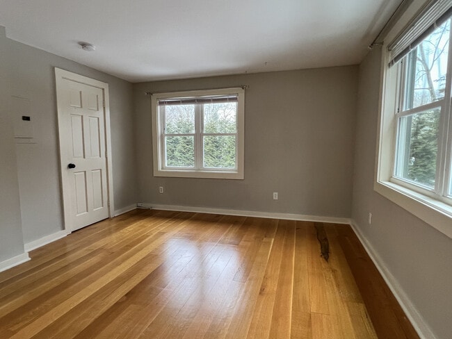 Building Photo - 133 Boston Post Rd