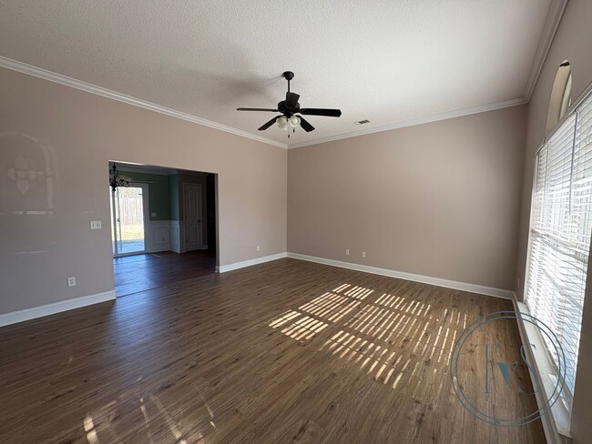 Building Photo - WINTER MOVE-IN SPECIAL: $300 OFF 1ST MONTH...