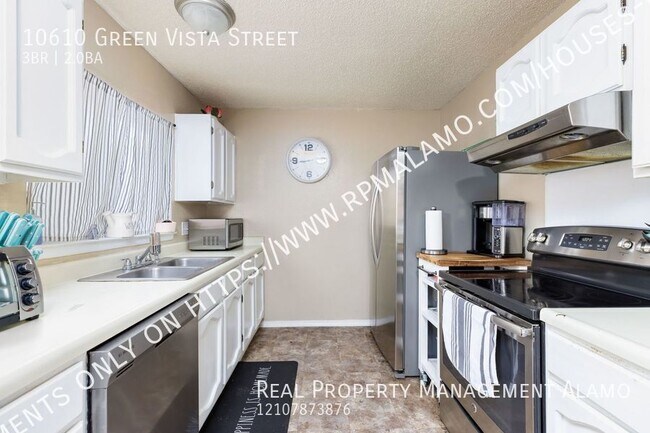 Building Photo - 10610 Green Vista St