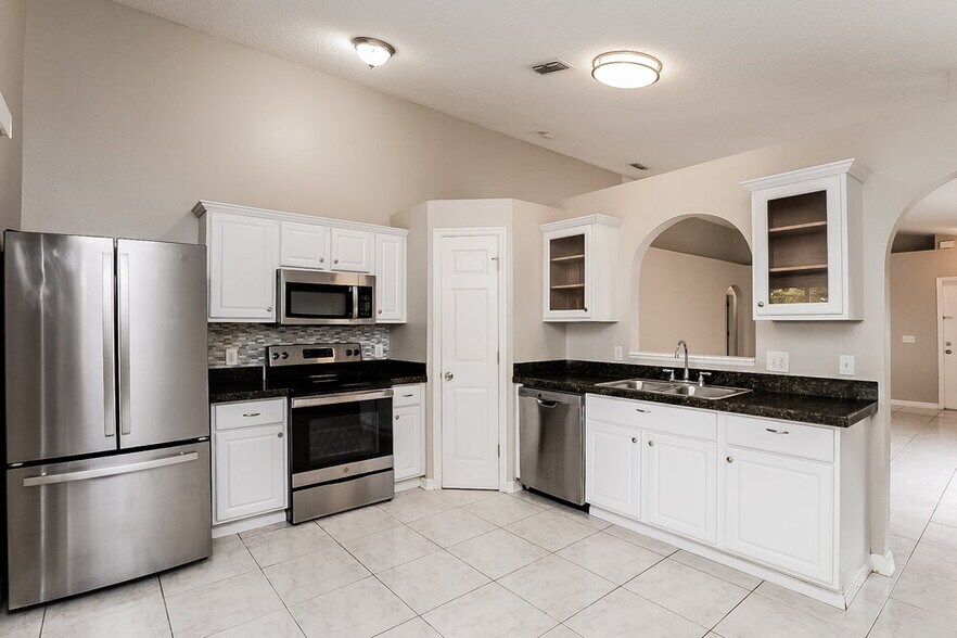 Building Photo - 417 Delicata Dr