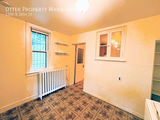 Building Photo - 1306 N 28th St