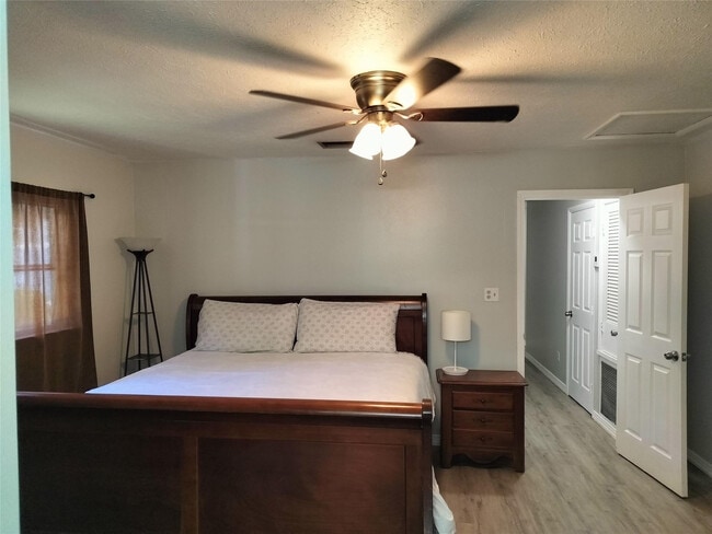 Building Photo - 77 Cardinal Dr