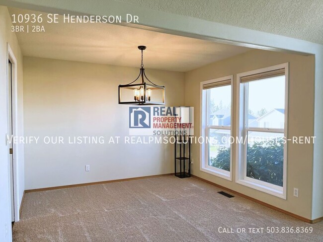 Building Photo - 10936 SE Henderson Dr