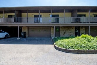 Building Photo - Two Bedroom Apartment