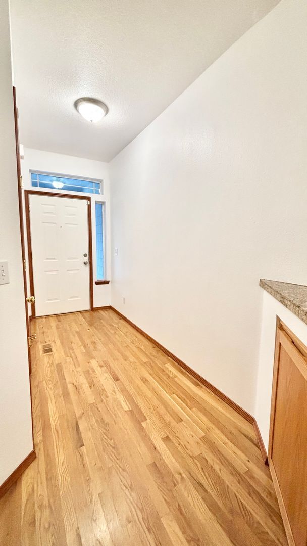 Building Photo - N0611