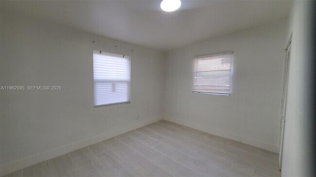 Building Photo - 841 NW 12th Ave