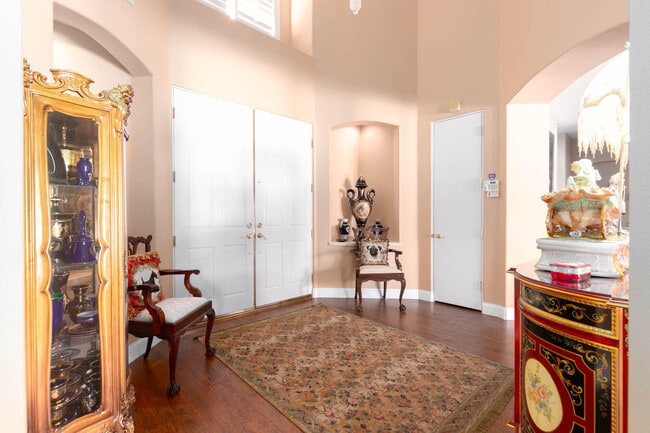 Building Photo - 4 Bentley Rd