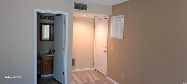 Building Photo - 1025 Plantation Dr W