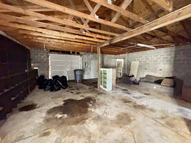 Building Photo - 135 S Greer St