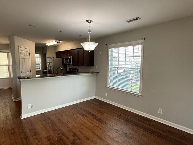 Building Photo - 653 Tupelo Ln