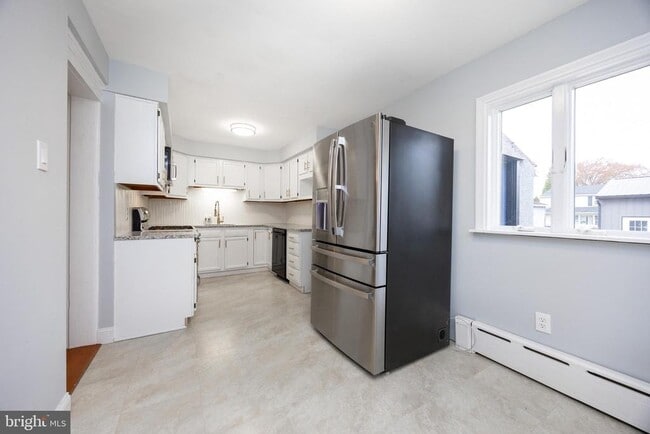 Building Photo - 313 Chestnut St