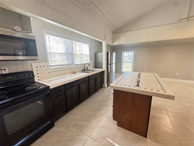 Building Photo - 17302 Mathis Rd