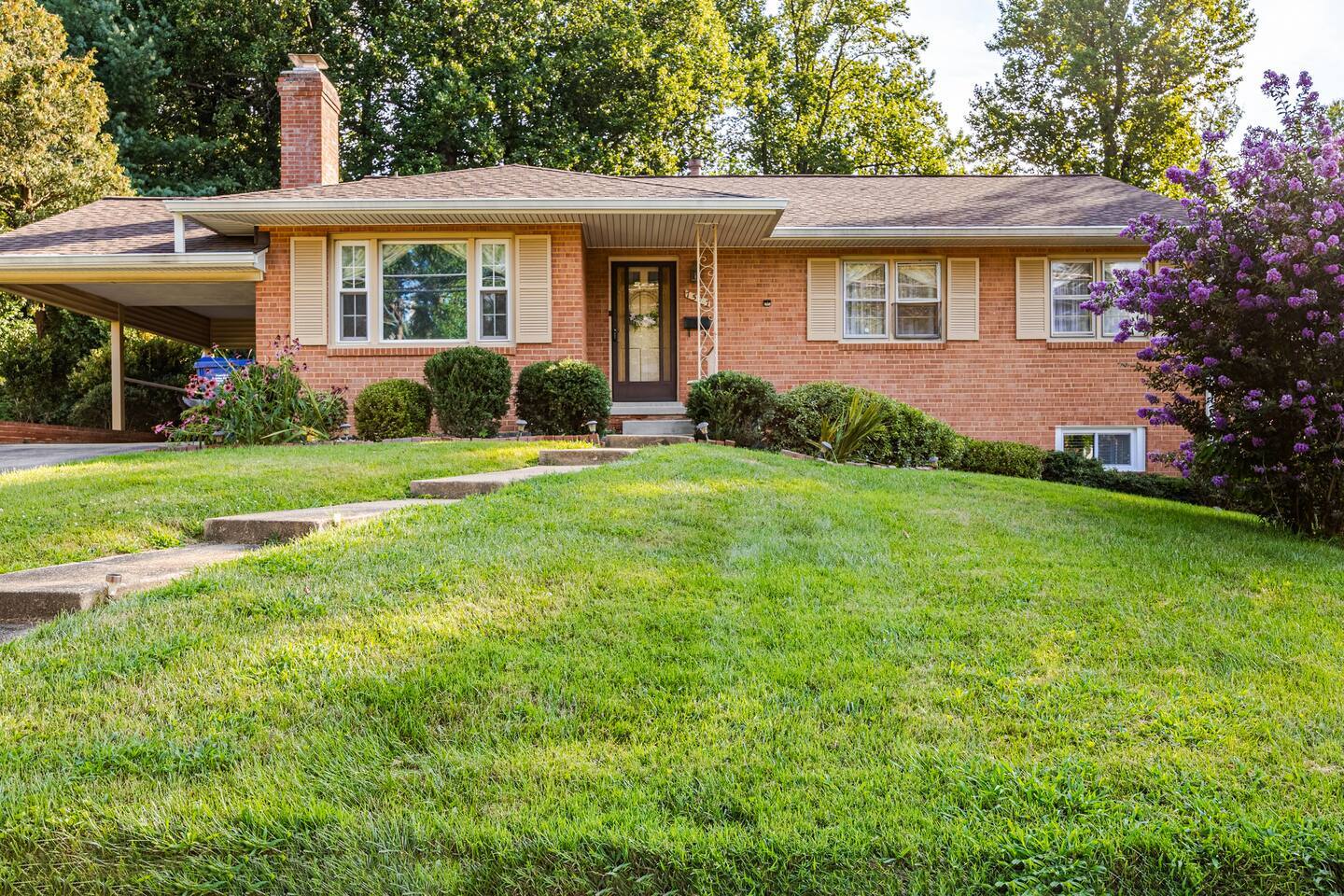 Building Photo - 7527 Fairwood Ln