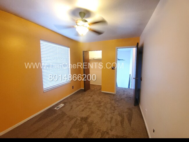 Building Photo - This property offers a NO DEPOSIT option a...