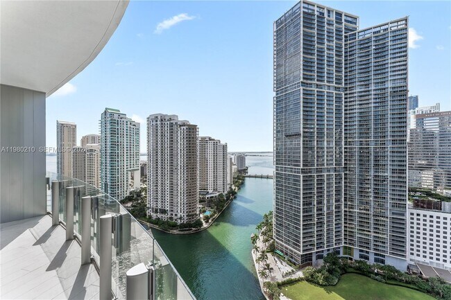 Building Photo - 300 Biscayne Blvd Way