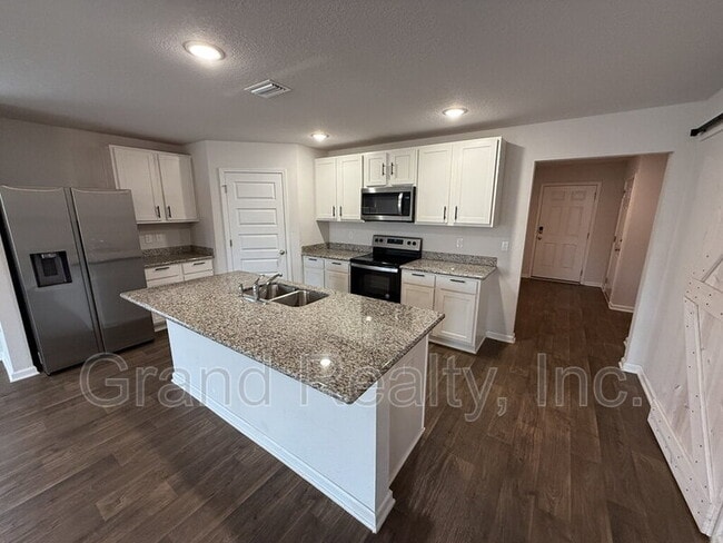 Building Photo - 5638 Tristan Ct