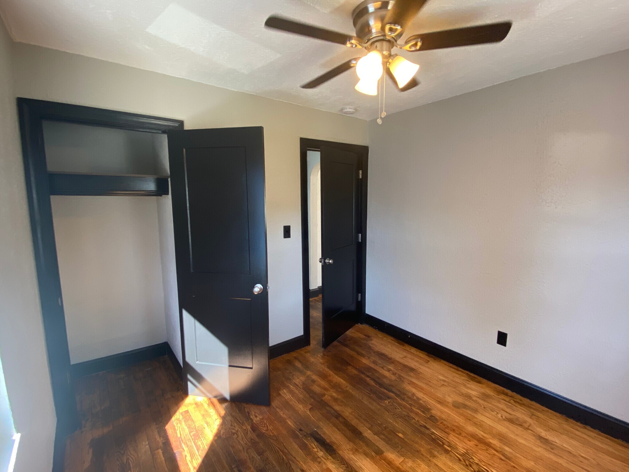 Building Photo - 4814 Tennessee St