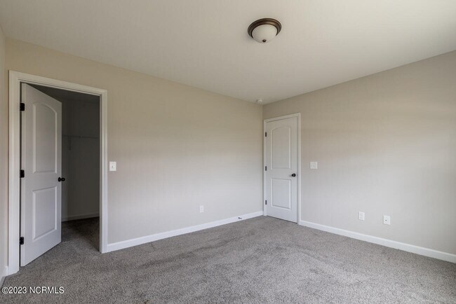 Building Photo - 300 Waylon Wy