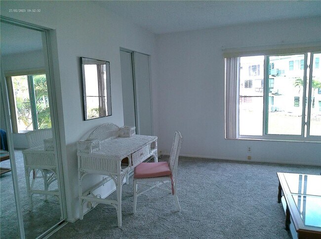 Building Photo - 2011 Australia Way W