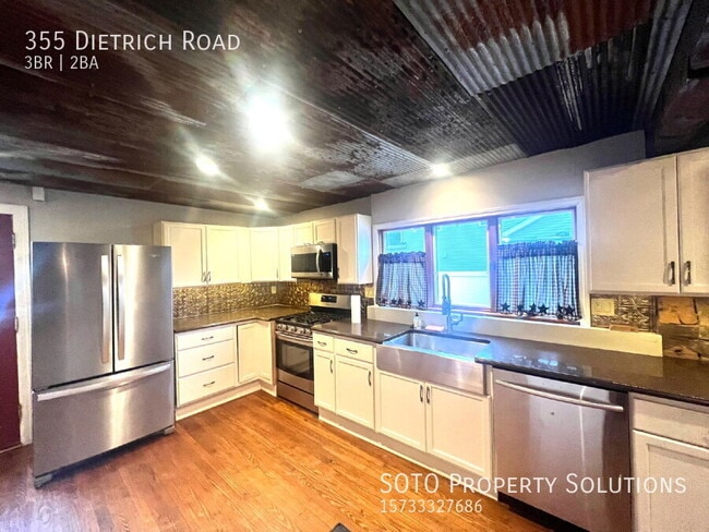 Building Photo - 355 Dietrich Rd