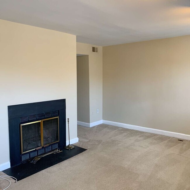 Building Photo - 2105 N Scott St