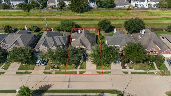 Building Photo - 314 Trillium Dr