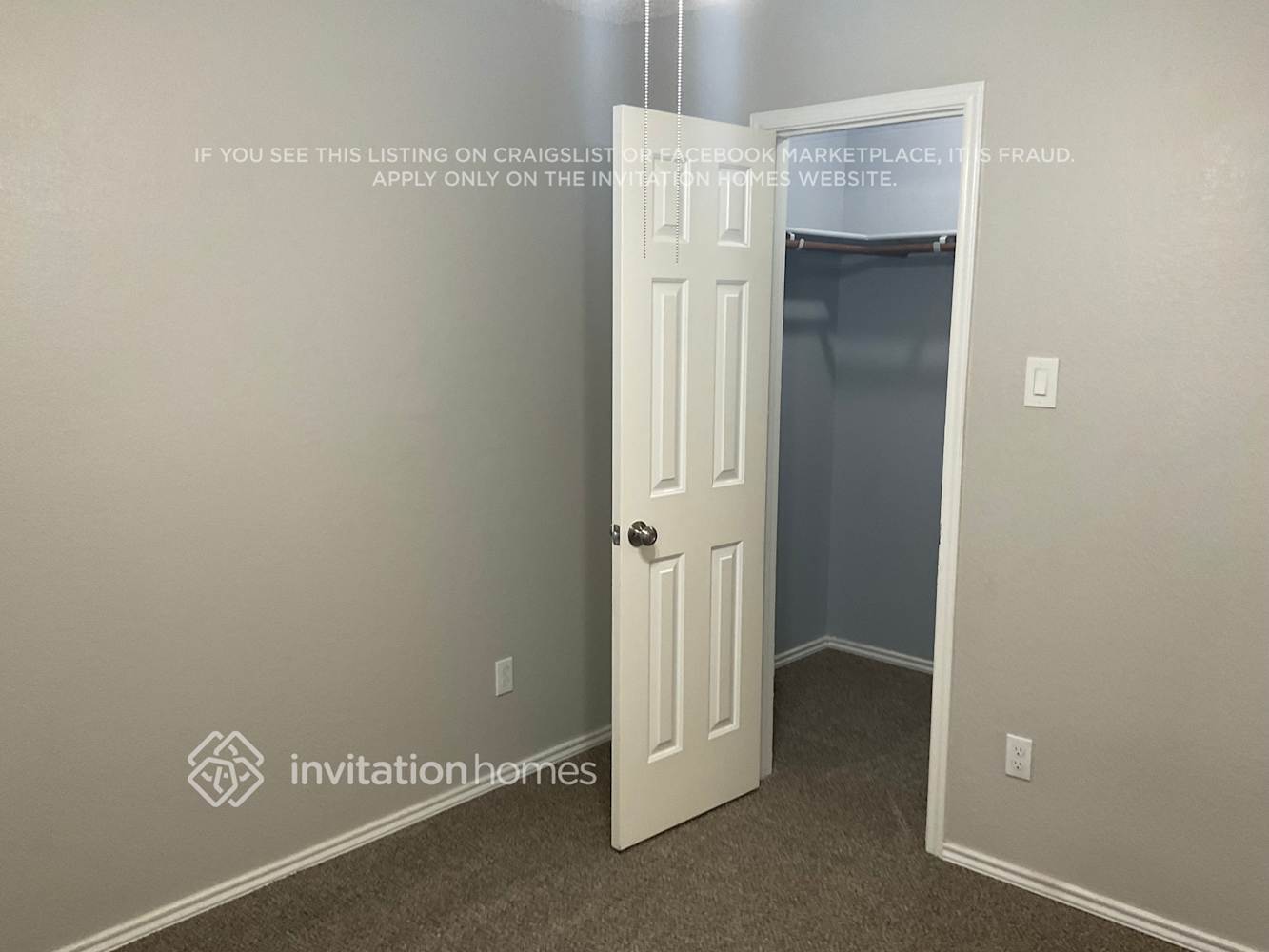 Building Photo - 910 Simi Dr