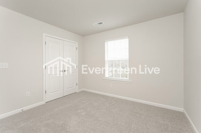 Building Photo - 5591 Hydrangea St