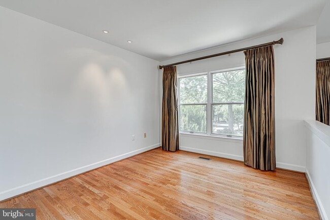 Building Photo - 1498 Hampton Hill Cir