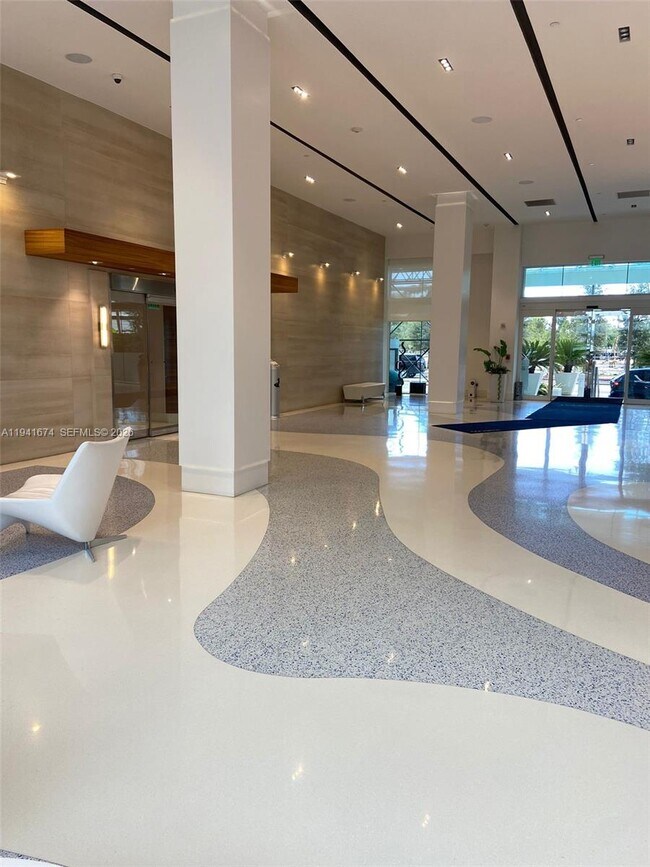 Building Photo - 650 West Ave