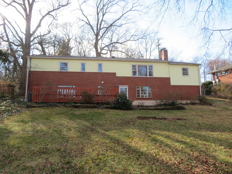 Building Photo - 26 Lakeside Dr