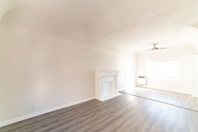 Building Photo - 207 N Berendo St