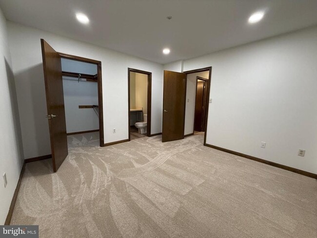 Building Photo - 44790 Locust Ridge Ct