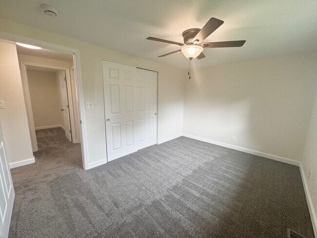 Building Photo - 317 Hadleigh Rd