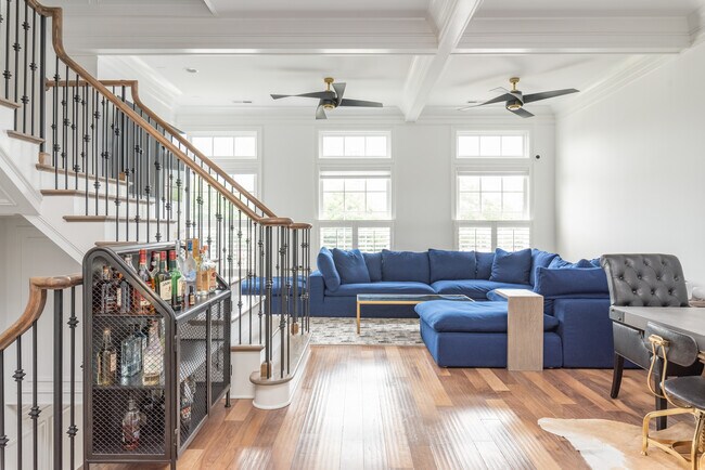 2nd Floor Living Room - 112 E Carson Blvd