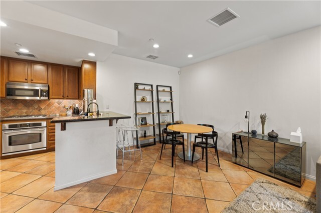 Building Photo - 122 Coral Rose