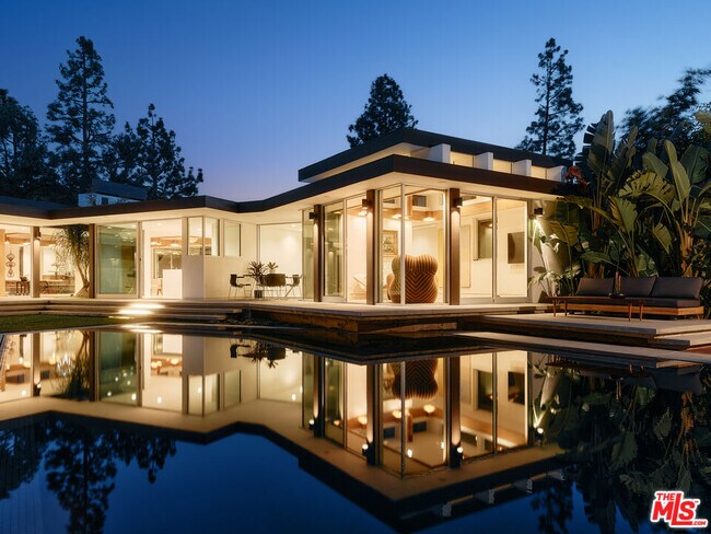 Building Photo - 1061 Loma Vista Dr