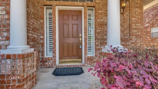 Building Photo - 452 Richmond St