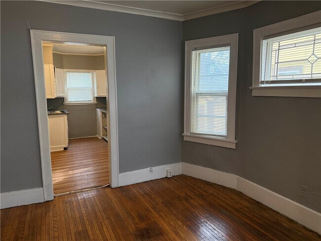 Building Photo - 93-95-95 Stratford Park