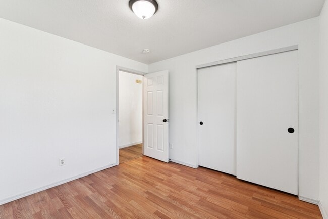 Building Photo - 5591 N Marlboro Ave