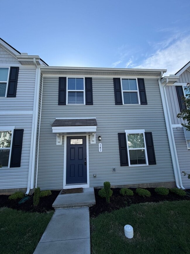 Building Photo - Thornton Grove Townhome