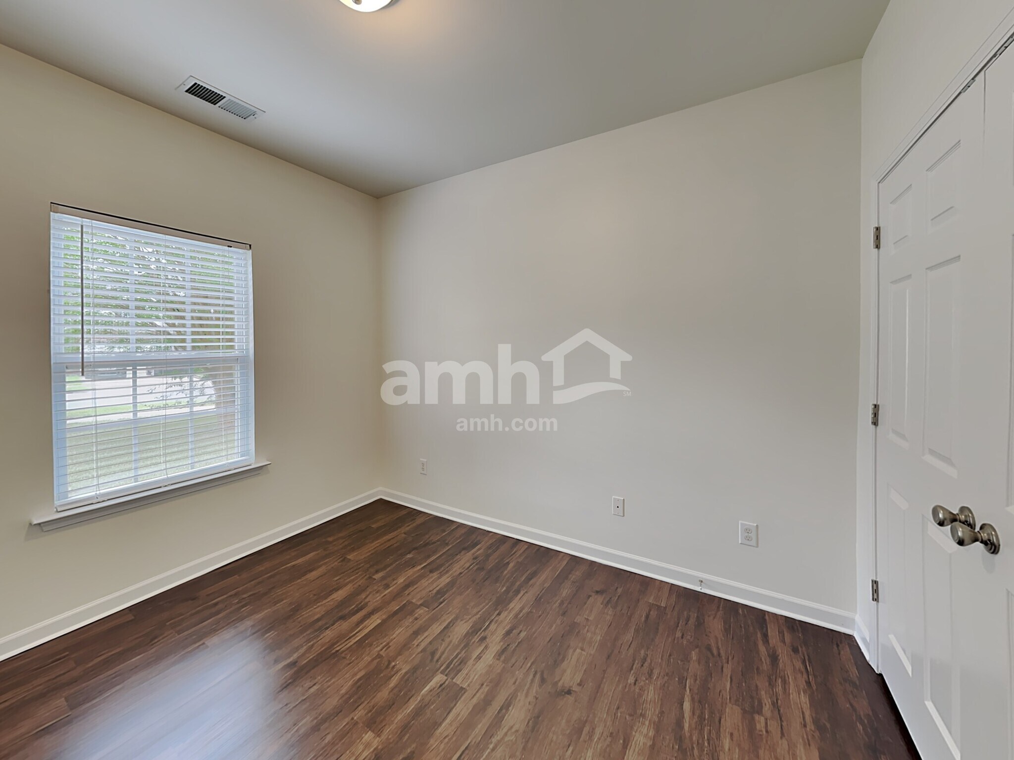 Building Photo - 13520 Planters Row Dr