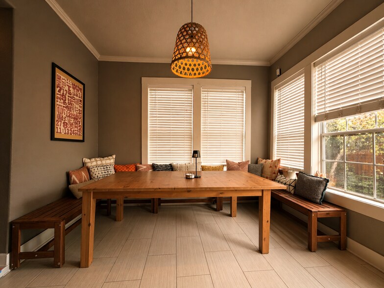 Building Photo - 326 Queen Anne Ct