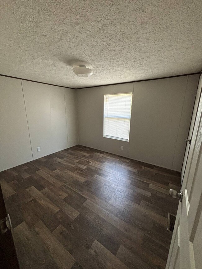 Building Photo - 105 Exeter Ln