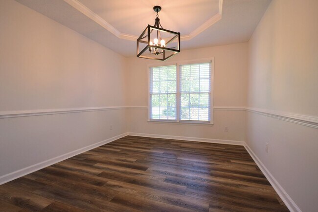 Building Photo - 2828 Franzia Dr