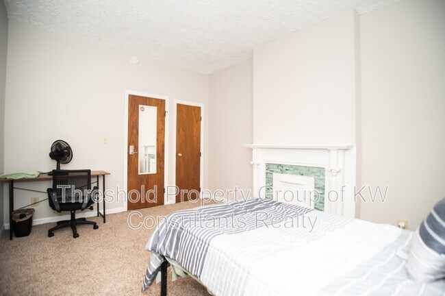 Building Photo - 1355-1357-1357 Dennison Ave