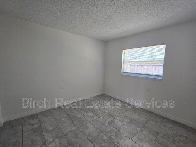 Building Photo - 5342 Cotee River Dr