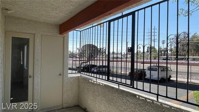 Building Photo - 1701 E Katie Ave